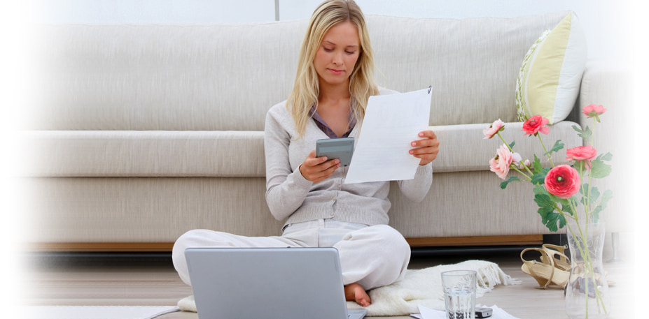 woman reading car title loans south bend in